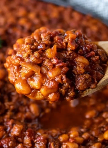 A delicious bowl of easy cowboy baked beans, perfect for barbecues and gatherings